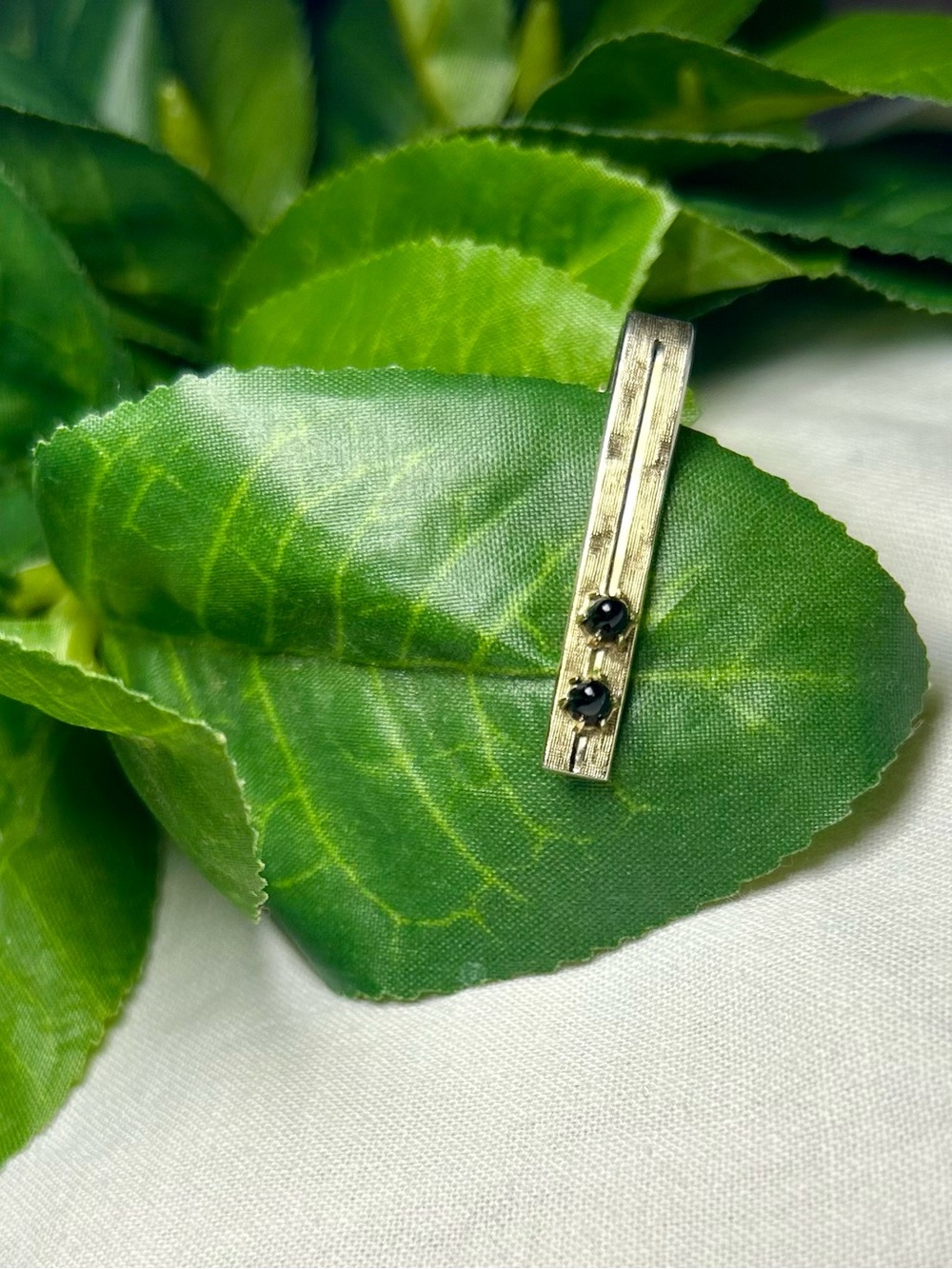 Vintage 1980s Gold Tone Brushed Tie Bar Black Stones